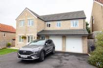 Main Photo of a 5 bedroom  Detached House for sale