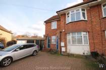 Main Photo of a 2 bedroom  Maisonette to rent