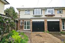 Main Photo of a 3 bedroom  End of Terrace House to rent