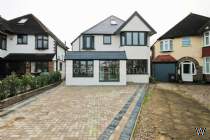 Main Photo of a 4 bedroom  Detached House to rent