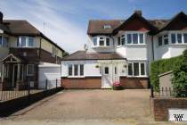 Main Photo of a 4 bedroom  Semi Detached House for sale