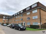 Main Photo of a 2 bedroom  Flat for sale