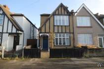 Main Photo of a 4 bedroom  Semi Detached House for sale