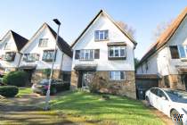 Main Photo of a 5 bedroom  Detached House for sale