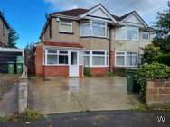 Main Photo of a 6 bedroom  Detached House to rent