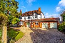 Main Photo of a 4 bedroom  Detached House for sale