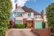 Main Photo of a 5 bedroom  Detached House for sale