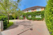 Main Photo of a 4 bedroom  Detached House for sale