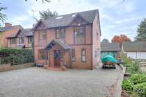 Main Photo of a 6 bedroom  Detached House for sale