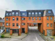 Main Photo of a 1 bedroom  Flat for sale