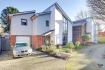 Main Photo of a 4 bedroom  Detached House for sale