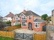 Main Photo of a 4 bedroom  Semi Detached House for sale