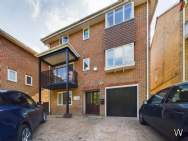 Main Photo of a 5 bedroom  Detached House for sale