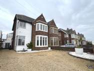 Main Photo of a 4 bedroom  Semi Detached House for sale