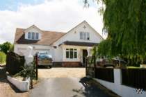 Main Photo of a 4 bedroom  Detached House to rent