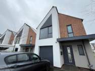 Main Photo of a 3 bedroom  Detached House to rent