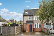 Main Photo of a 4 bedroom  Semi Detached House for sale