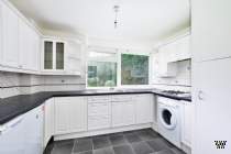 Main Photo of a 2 bedroom  Flat to rent