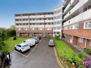 Main Photo of a 2 bedroom  Flat for sale