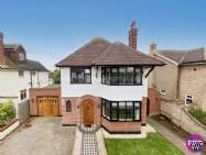 Main Photo of a 4 bedroom  Detached House for sale