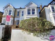 Main Photo of a 2 bedroom  Flat for sale