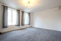 Main Photo of a 2 bedroom  Flat to rent