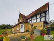 Main Photo of a 2 bedroom  Cottage to rent