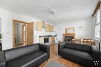 Main Photo of a 3 bedroom  Maisonette to rent