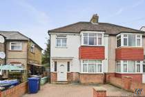 Main Photo of a 4 bedroom  Semi Detached House for sale