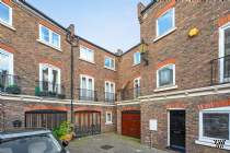 Main Photo of a 3 bedroom  Mews House for sale