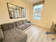 Main Photo of a 2 bedroom  Flat to rent