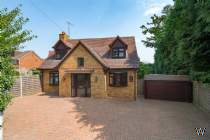 Main Photo of a 3 bedroom  Detached House for sale