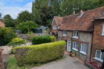 Main Photo of a 2 bedroom  Cottage for sale