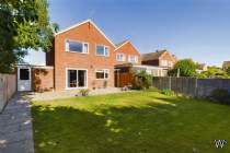 Main Photo of a 3 bedroom  Detached House for sale