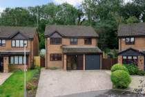 Main Photo of a 4 bedroom  Detached House for sale