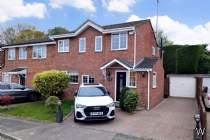 Main Photo of a 4 bedroom  Semi Detached House for sale