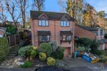 Main Photo of a 4 bedroom  Detached House for sale