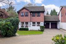 Main Photo of a 4 bedroom  Detached House for sale