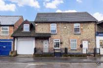 Main Photo of a 3 bedroom  Cottage for sale