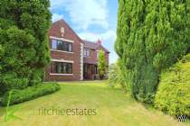 Main Photo of a 4 bedroom  Detached House for sale