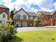 Main Photo of a 4 bedroom  Detached House for sale