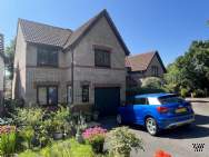 Main Photo of a 3 bedroom  Detached House for sale