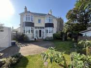 Main Photo of a 5 bedroom  Detached House for sale