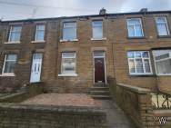 Main Photo of a 3 bedroom  Terraced House to rent