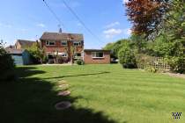 Main Photo of a 5 bedroom  Detached House for sale