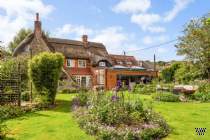 Main Photo of a 4 bedroom  Detached House for sale