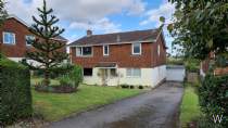 Main Photo of a 4 bedroom  Detached House for sale