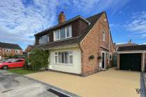 Main Photo of a 3 bedroom  Semi Detached House for sale