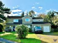 Main Photo of a 5 bedroom  Detached House for sale