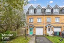 Main Photo of a 4 bedroom  Town House for sale